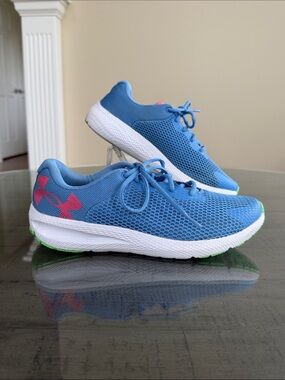 Under Armour Charged Pursuit Blue Mesh Sneakers Pink Logo Youth Size 5.5